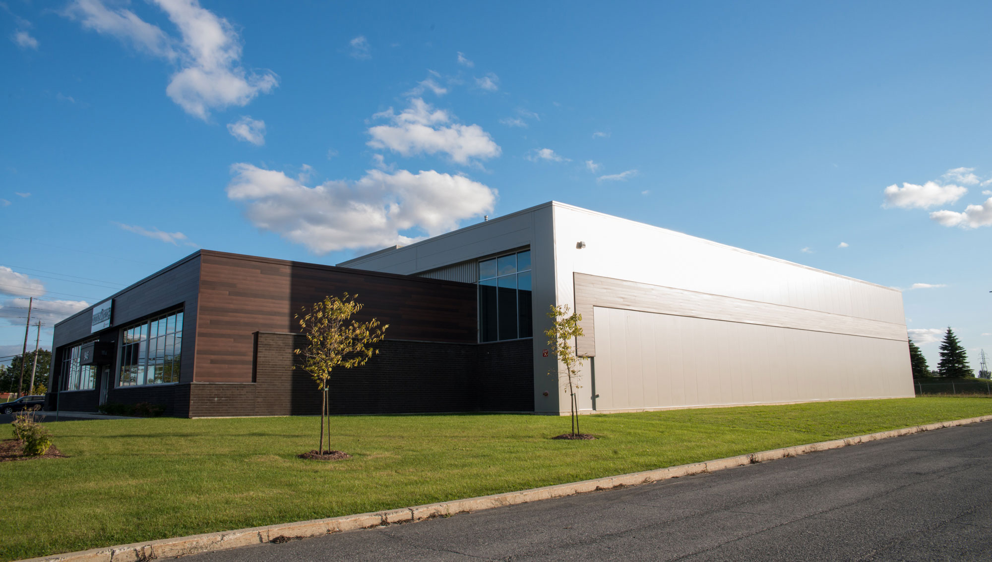 INSTALLATION DAMA Panneaux extérieurs INSTALLATION DAMA Panneaux extérieurs